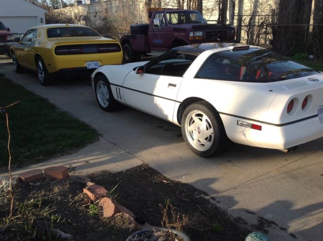 1988 White Chevrolet Corvette Coupe