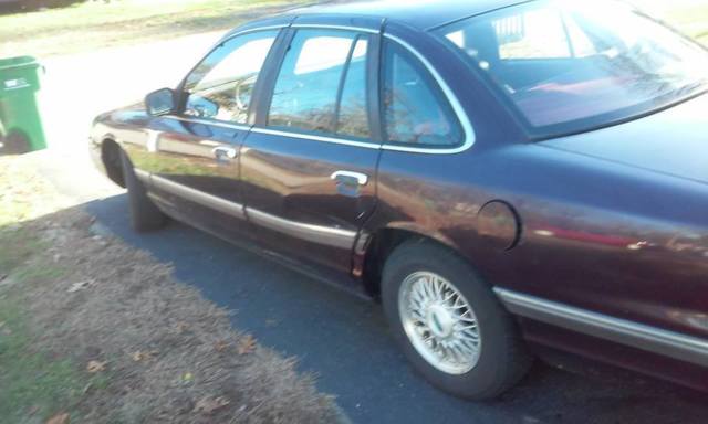 1992 Burgundy Ford Other Sedan