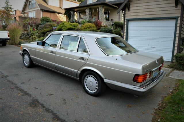 1988 Tan Mercedes-Benz 300-Series Sedan