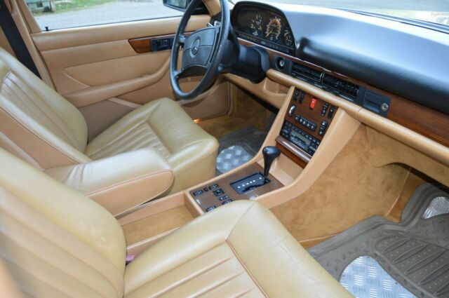 1988 Tan Mercedes-Benz 300-Series Sedan