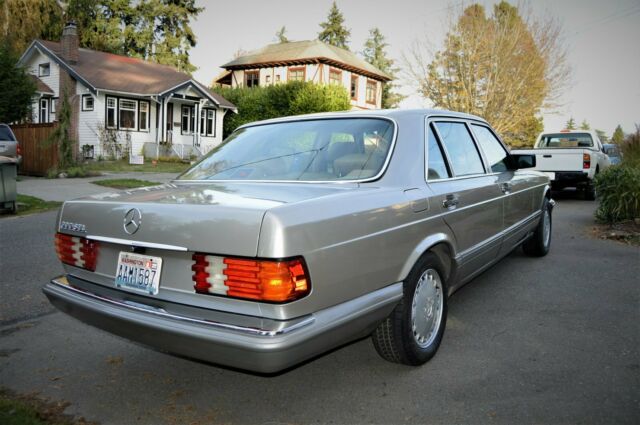 1988 Tan Mercedes-Benz 300-Series Sedan
