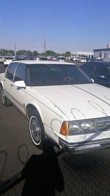 1985 WHITE Oldsmobile Ninety-Eight Sedan