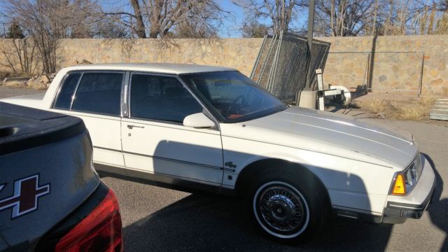 1985 WHITE Oldsmobile Ninety-Eight Sedan