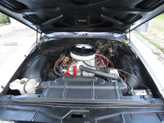 1970 White Oldsmobile Cutlass Coupe