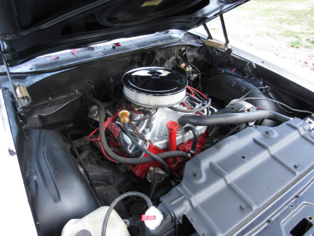 1970 White Oldsmobile Cutlass Coupe