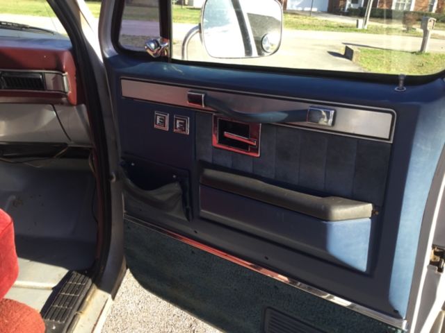 1984 Silver Chevrolet C-10 Standard Cab Pickup