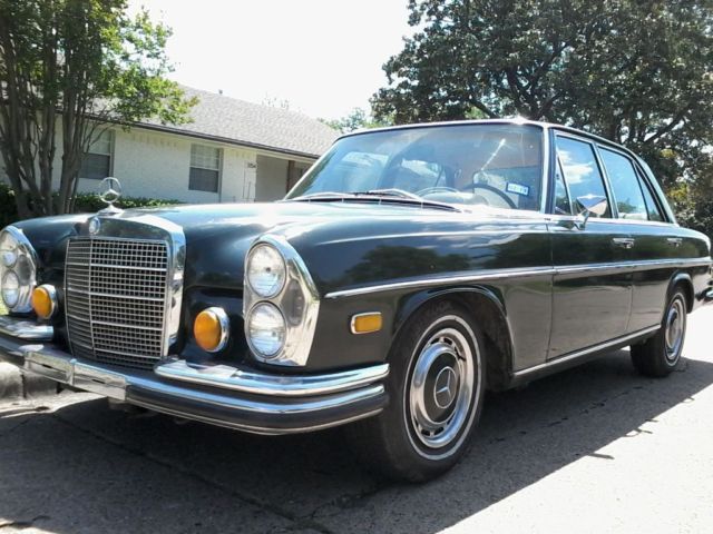 1972 Green Mercedes-Benz 200-Series Sedan