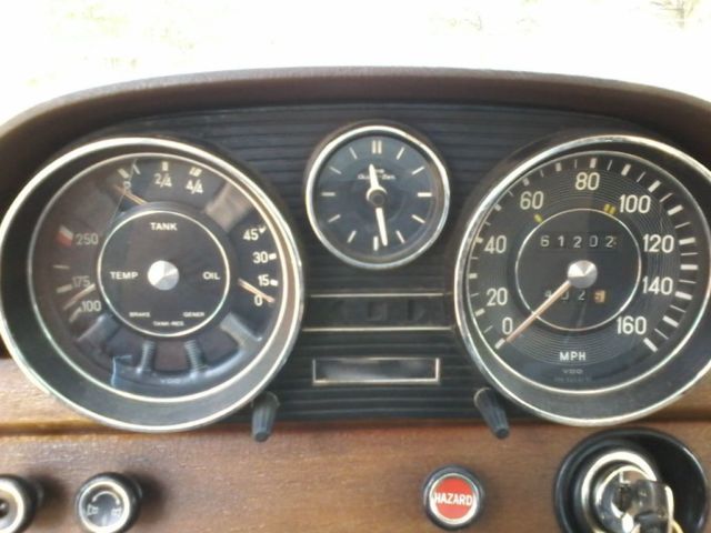 1972 Green Mercedes-Benz 200-Series Sedan