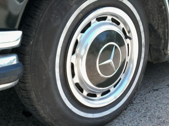 1972 Green Mercedes-Benz 200-Series Sedan