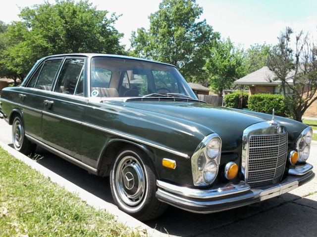 1972 Green Mercedes-Benz 200-Series Sedan