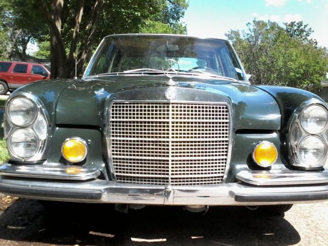 1972 Green Mercedes-Benz 200-Series Sedan