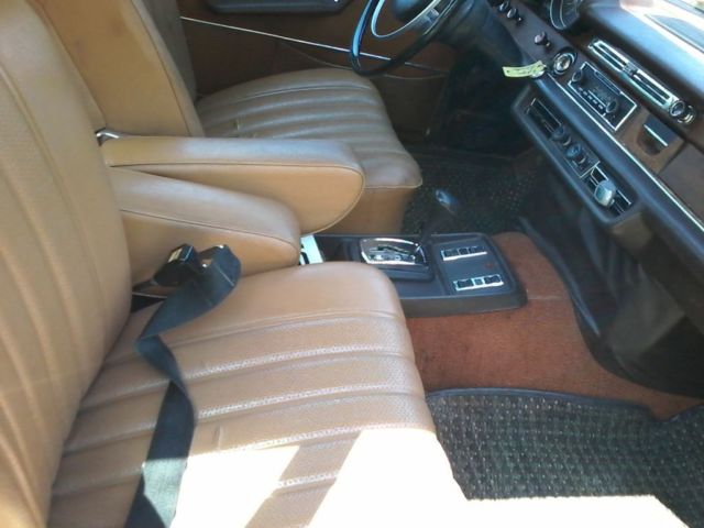 1972 Green Mercedes-Benz 200-Series Sedan