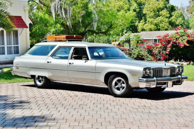 1974 Green Oldsmobile Custom Wagon