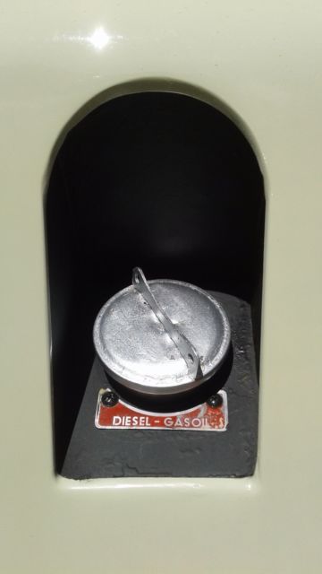 1978 Tan Land Rover Series 3 Wagon