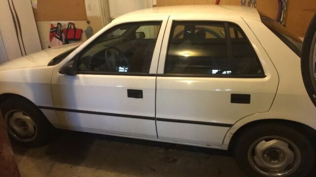 1992 White Dodge Other Sedan