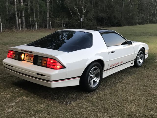 1989 White Chevrolet Camaro Coupe