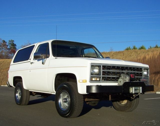 1990 White Chevrolet Blazer SUV