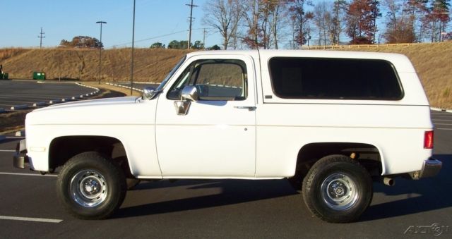 1990 White Chevrolet Blazer SUV