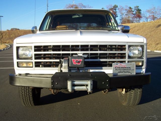 1990 White Chevrolet Blazer SUV