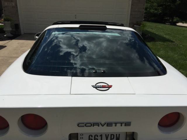 1989 White Chevrolet Corvette Coupe