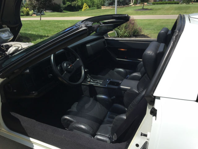 1989 White Chevrolet Corvette Coupe