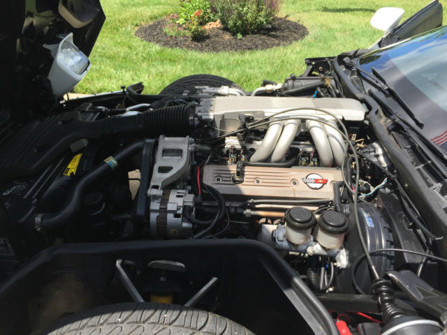 1989 White Chevrolet Corvette Coupe