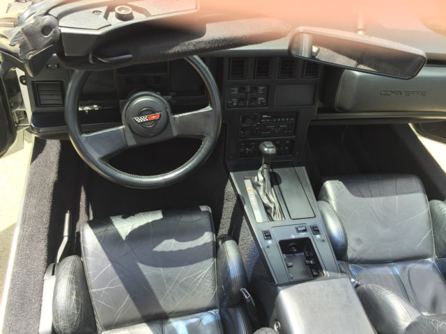 1989 White Chevrolet Corvette Coupe