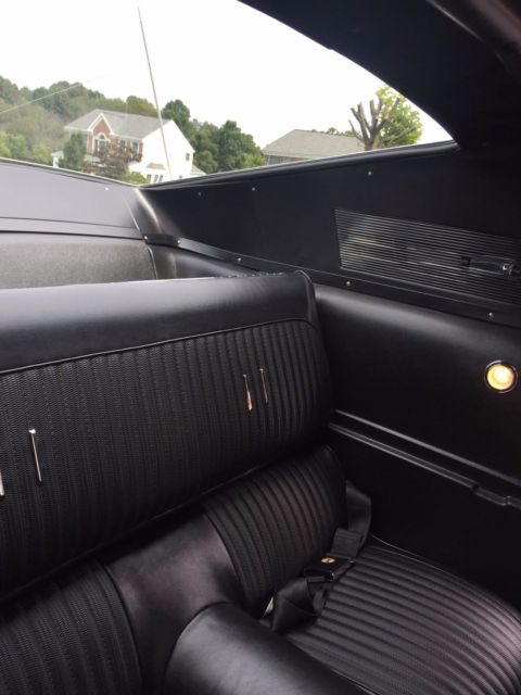 1968 Wimbledon White Ford Mustang Coupe