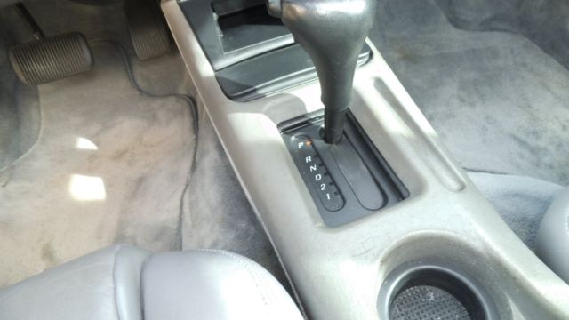 1993 White Ford Taurus Sedan