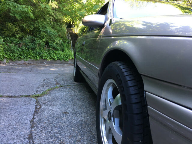 1994 Champagne Beige Ford Taurus Sedan