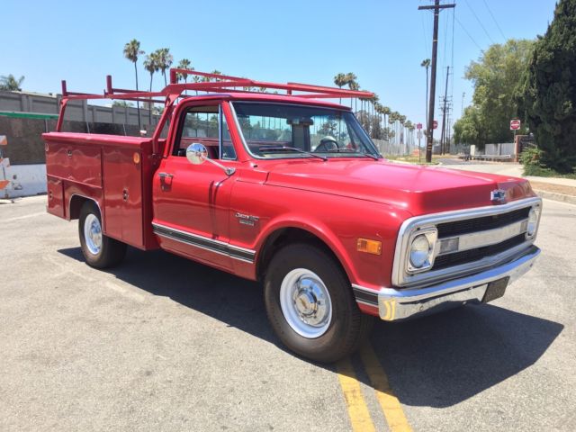 1970 Red Chevrolet C-10 Pickup