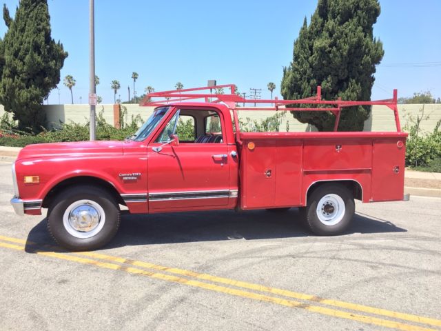 1970 Red Chevrolet C-10 Pickup