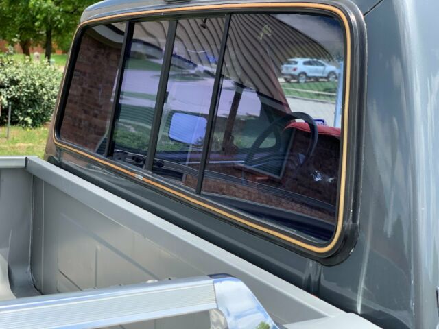 1986 Gray Ford F-150 Standard Cab Pickup