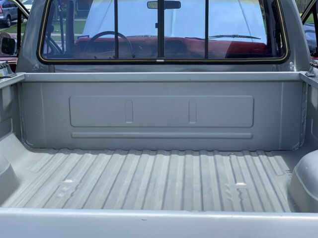 1986 Gray Ford F-150 Standard Cab Pickup