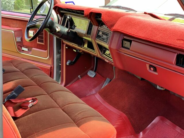 1986 Gray Ford F-150 Standard Cab Pickup