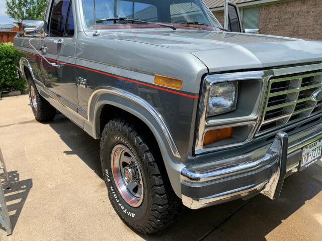 1986 Gray Ford F-150 Standard Cab Pickup