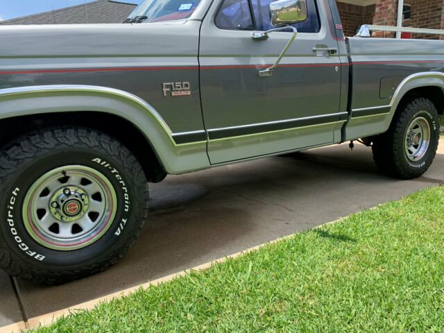 1986 Gray Ford F-150 Standard Cab Pickup