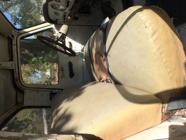 1966 White and blue Ford F-100 Wide short bed