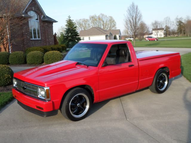 1991 Viper Red Chevrolet S-10 Standard Cab Pickup