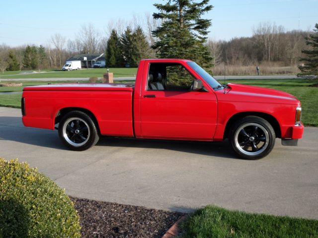 1991 Viper Red Chevrolet S-10 Standard Cab Pickup