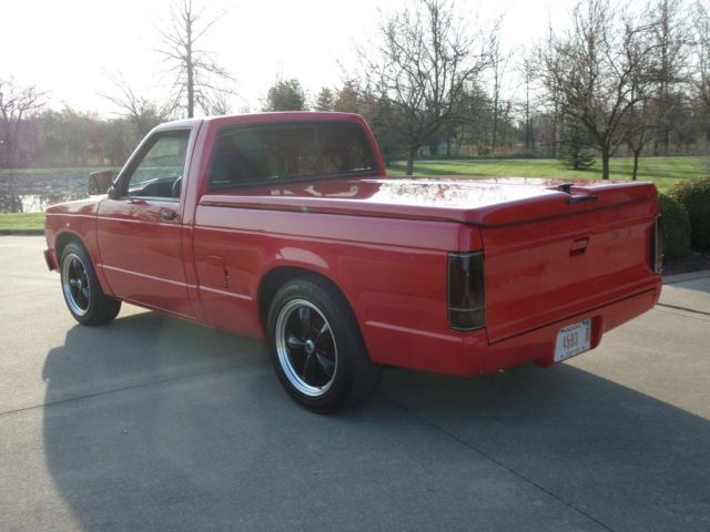 1991 Viper Red Chevrolet S-10 Standard Cab Pickup