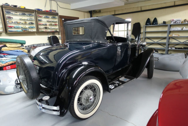 1930 Dark blue Ford Model A