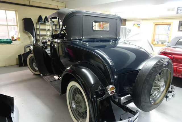 1930 Dark blue Ford Model A