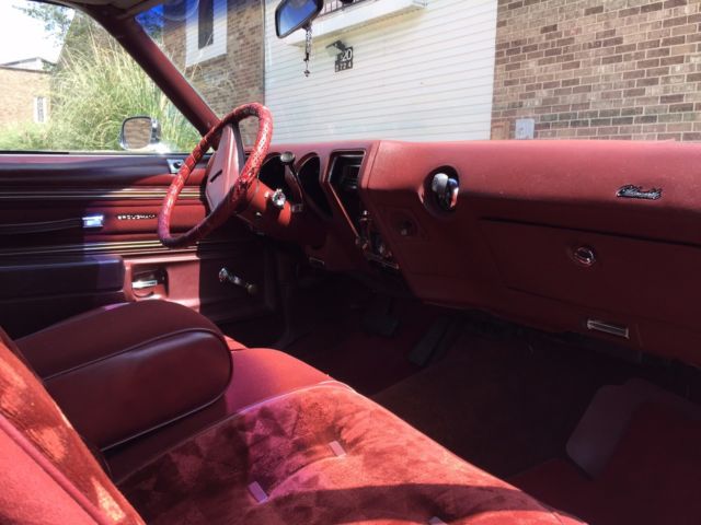 1976 White Oldsmobile Cutlass Coupe