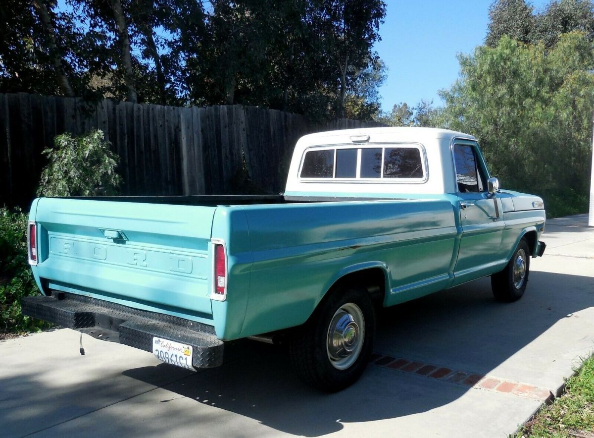 1969 Green Ford F-250 2 door pickup