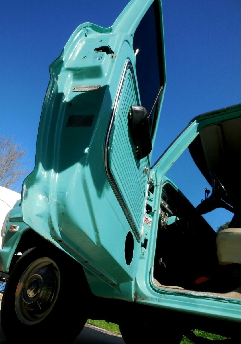 1969 Green Ford F-250 2 door pickup