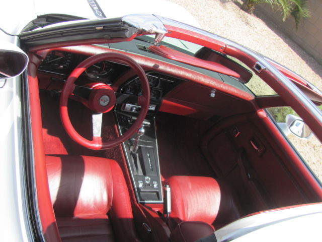 1982 White Chevrolet Corvette Coupe