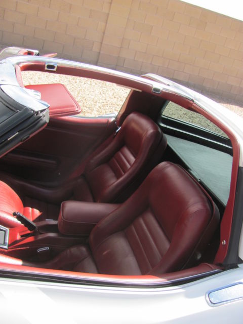 1982 White Chevrolet Corvette Coupe