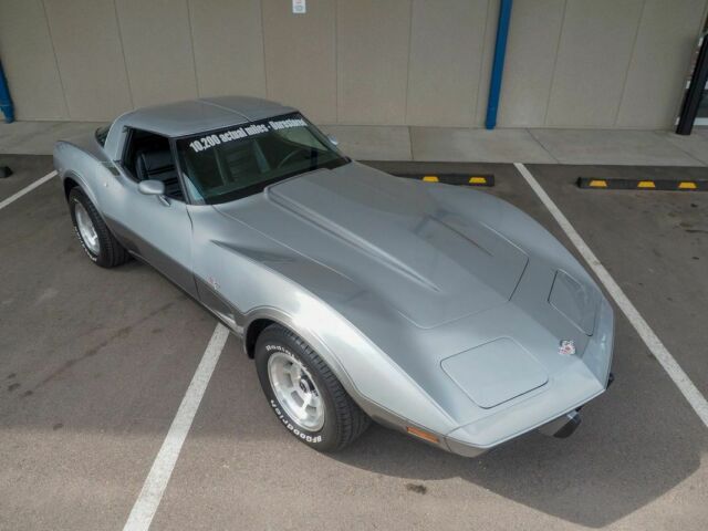 1978 Silver Chevrolet Corvette --