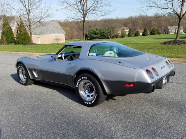 1978 Silver Chevrolet Corvette Coupe